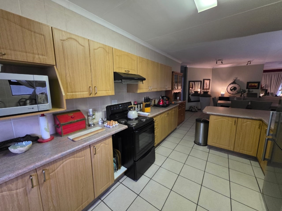 To Let 3 Bedroom Property for Rent in Vaalpark Free State
